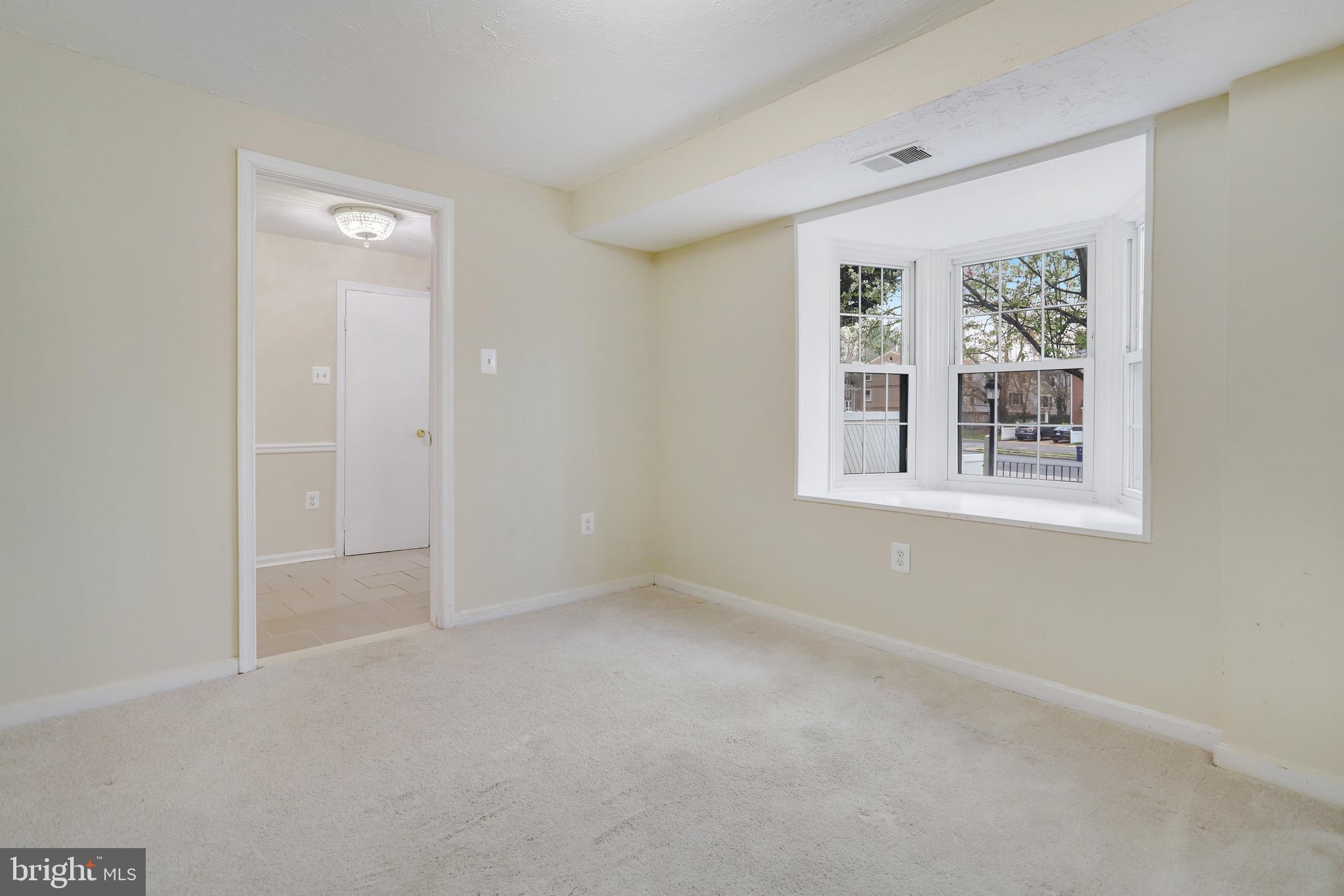 PINEWOOD LAKE - Residential Lease