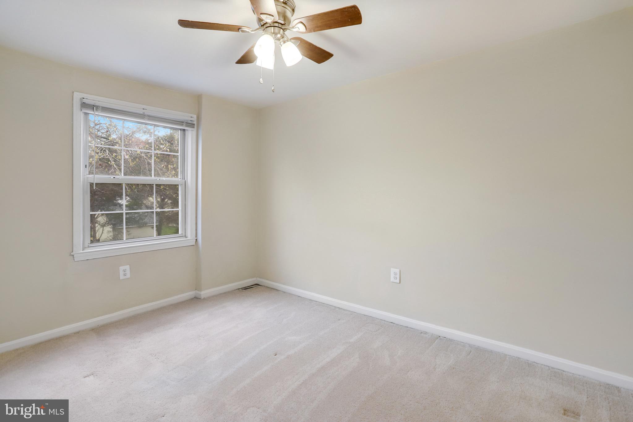 PINEWOOD LAKE - Residential Lease