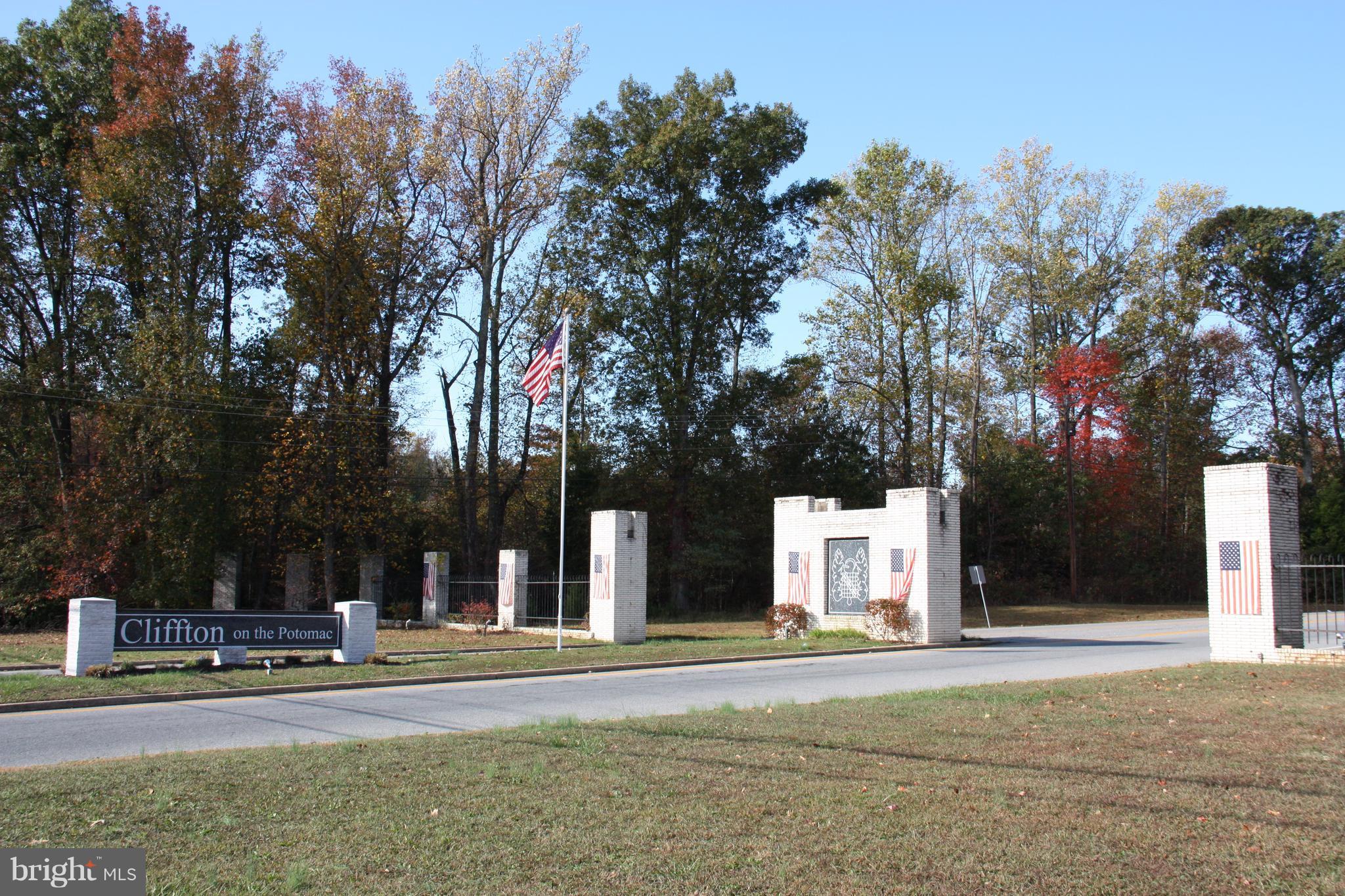 CLIFFTON ON THE POTOMAC - Land