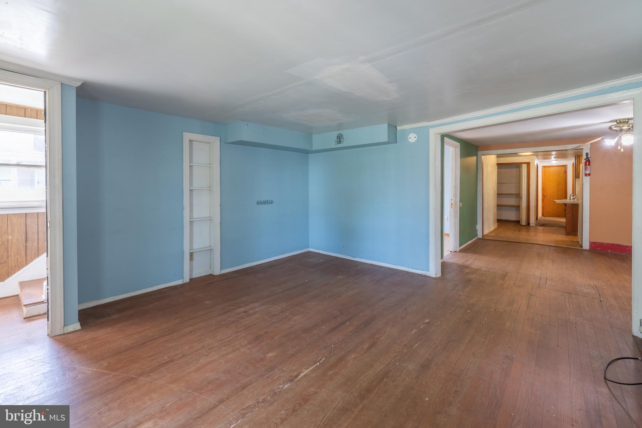 DENTON AREA - Residential