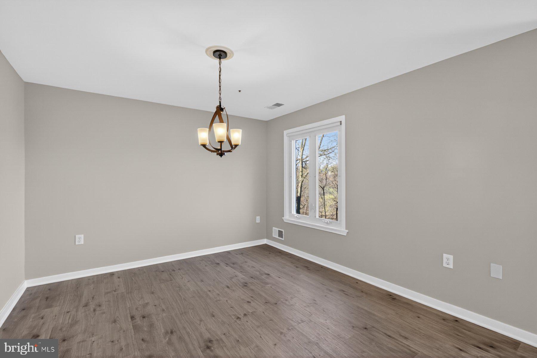 PARRS RIDGE - Residential