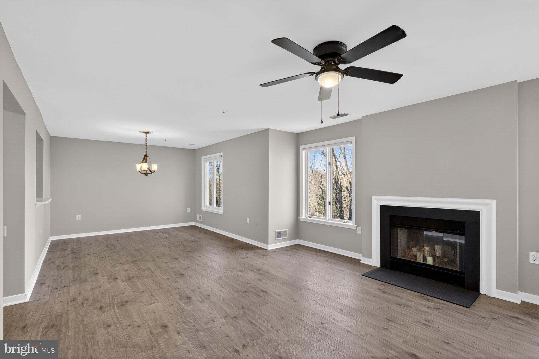 PARRS RIDGE - Residential