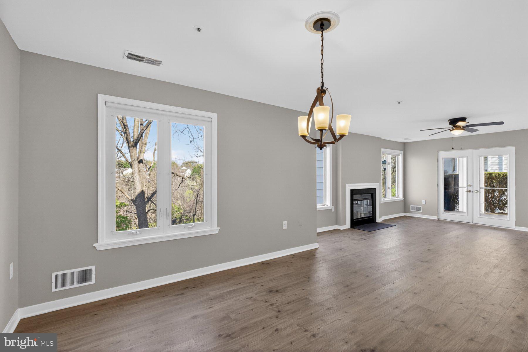 PARRS RIDGE - Residential