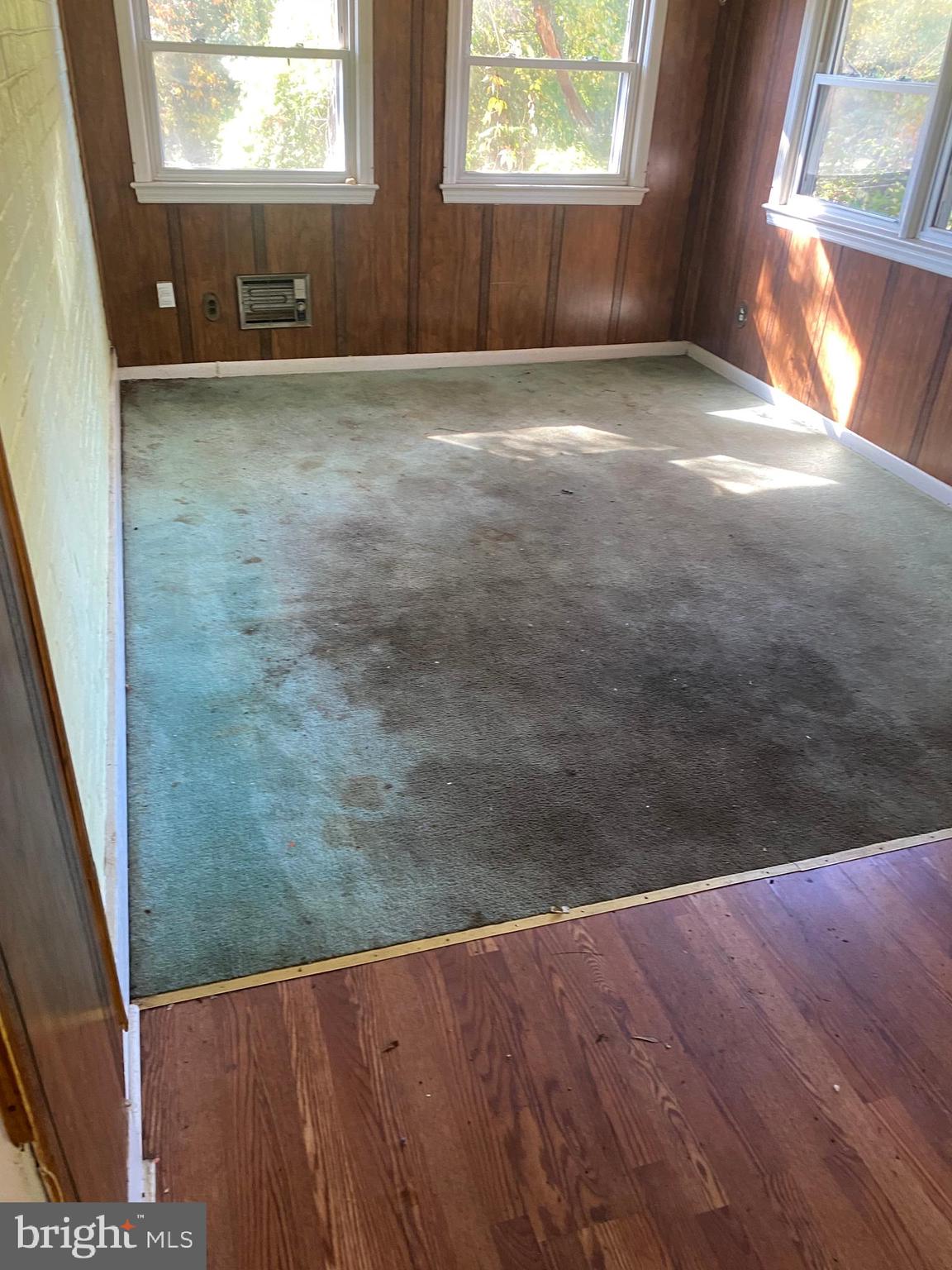 NEW CARROLLTON - Residential