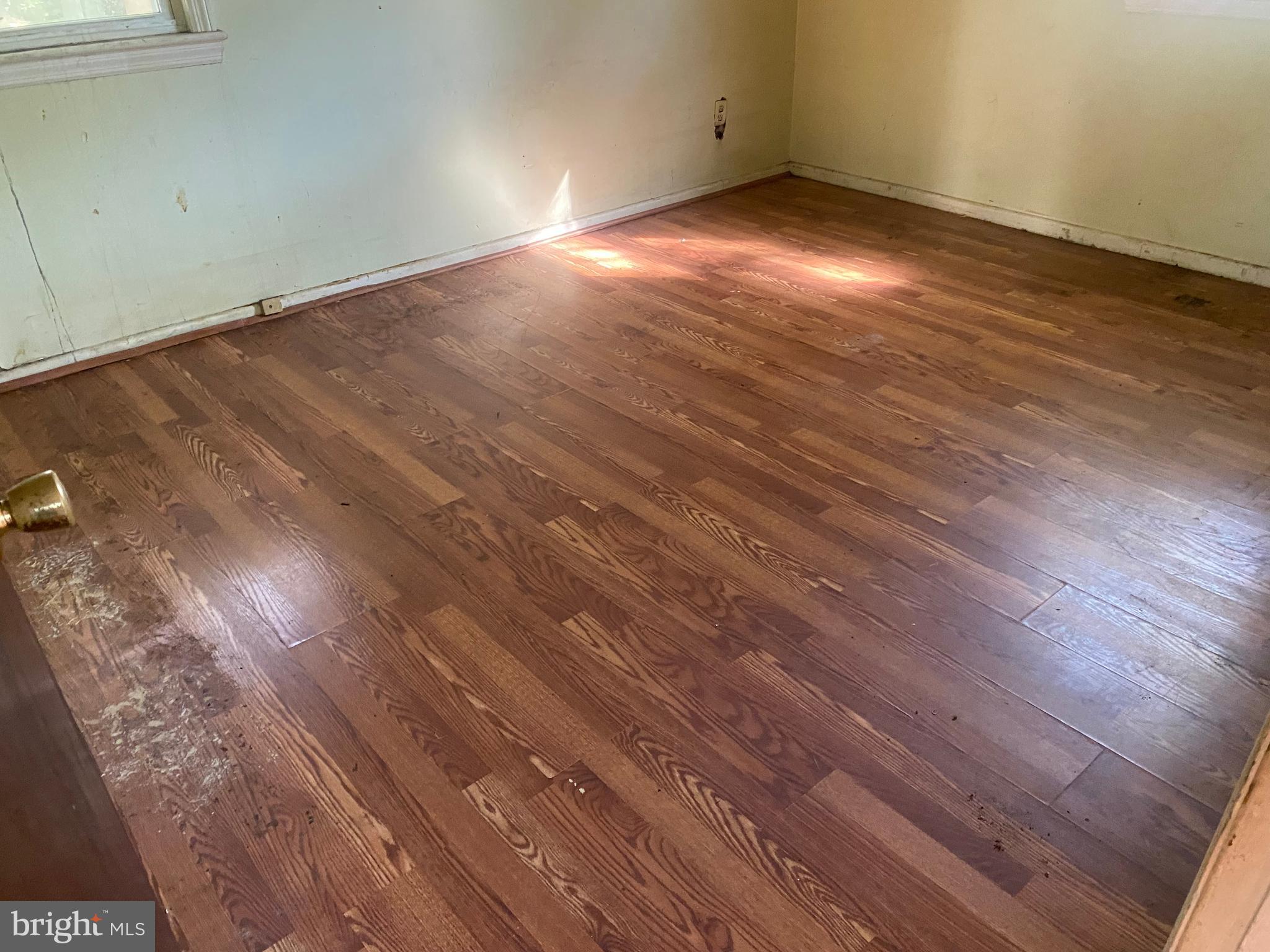 NEW CARROLLTON - Residential