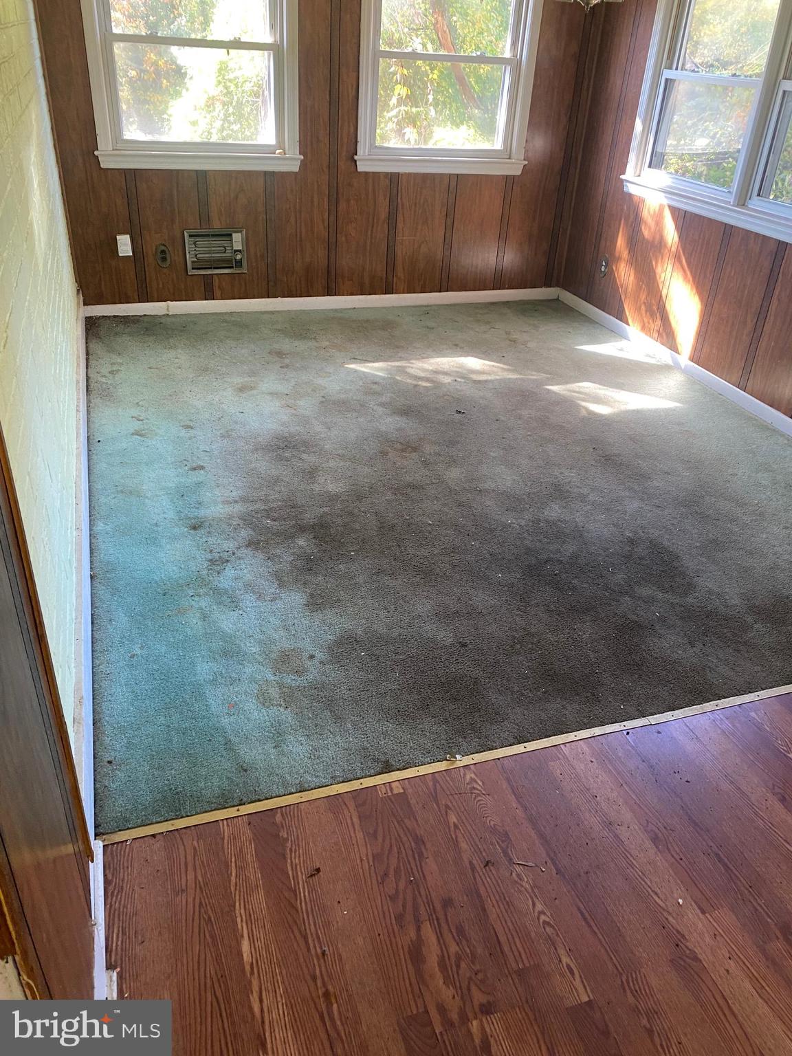 NEW CARROLLTON - Residential