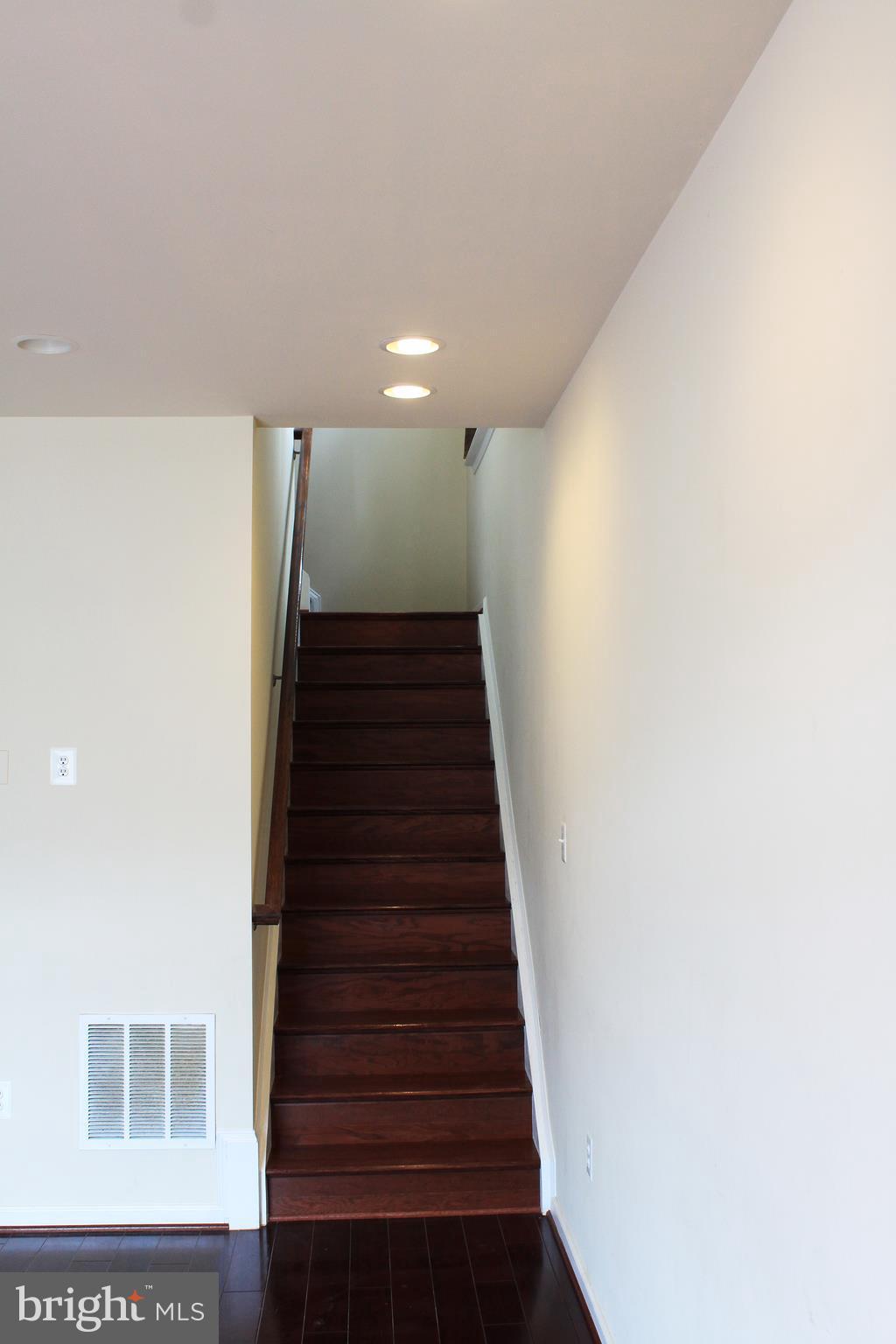 GOOSE CREEK VILLAGE SOUTH - Residential Lease