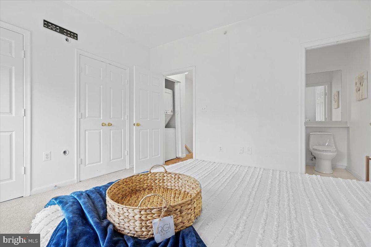 PARKSIDE AT ASHBURN - Residential