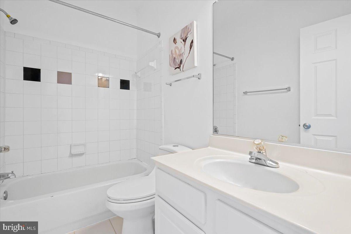 PARKSIDE AT ASHBURN - Residential