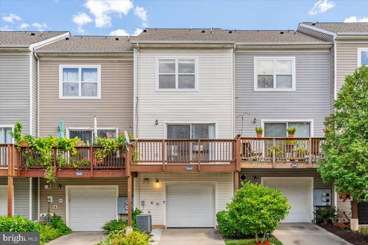 PARKSIDE AT ASHBURN - Residential