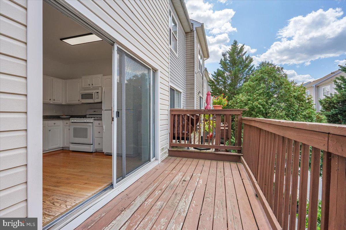 PARKSIDE AT ASHBURN - Residential