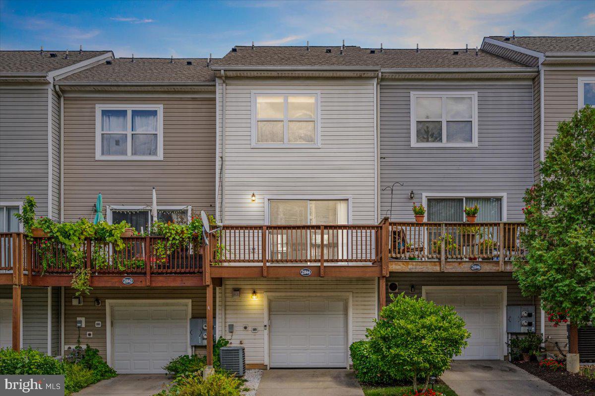 PARKSIDE AT ASHBURN - Residential