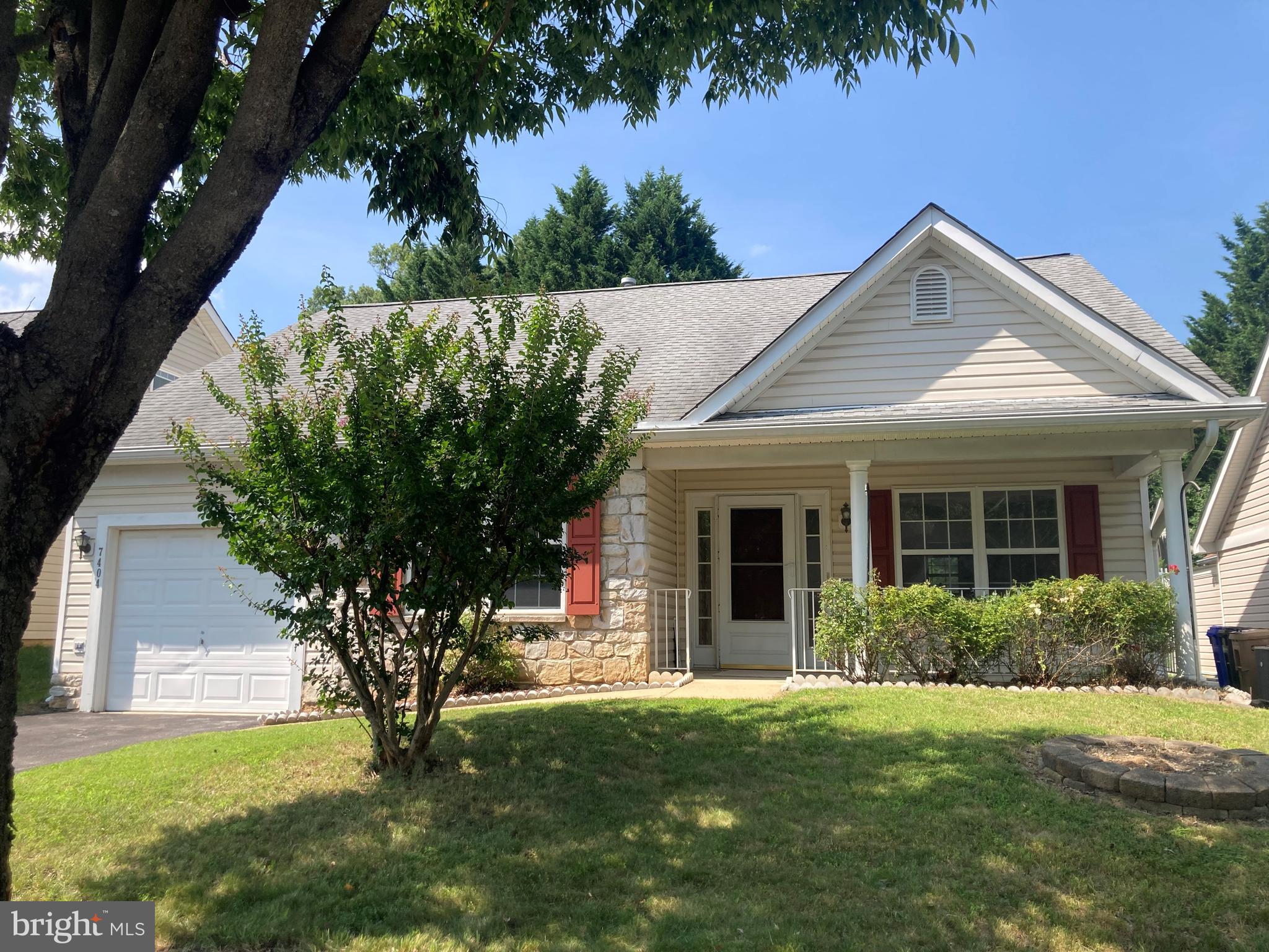 7404 BERRYLEAF DRIVE