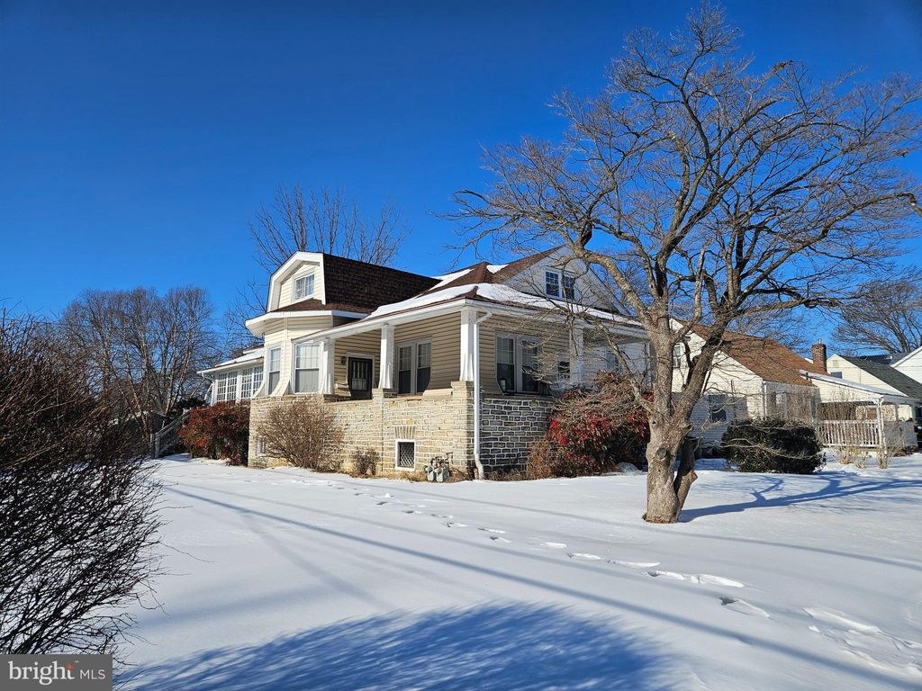 Photo of 402 Central Avenue, GLENSIDE, PA 19038 (MLS # PAMC2167196)