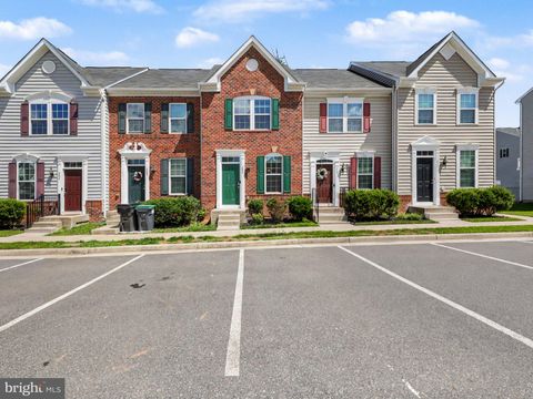 Townhouse For Sale - 207 Streamview Drive<br/> FREDERICKSBURG, VA 22405