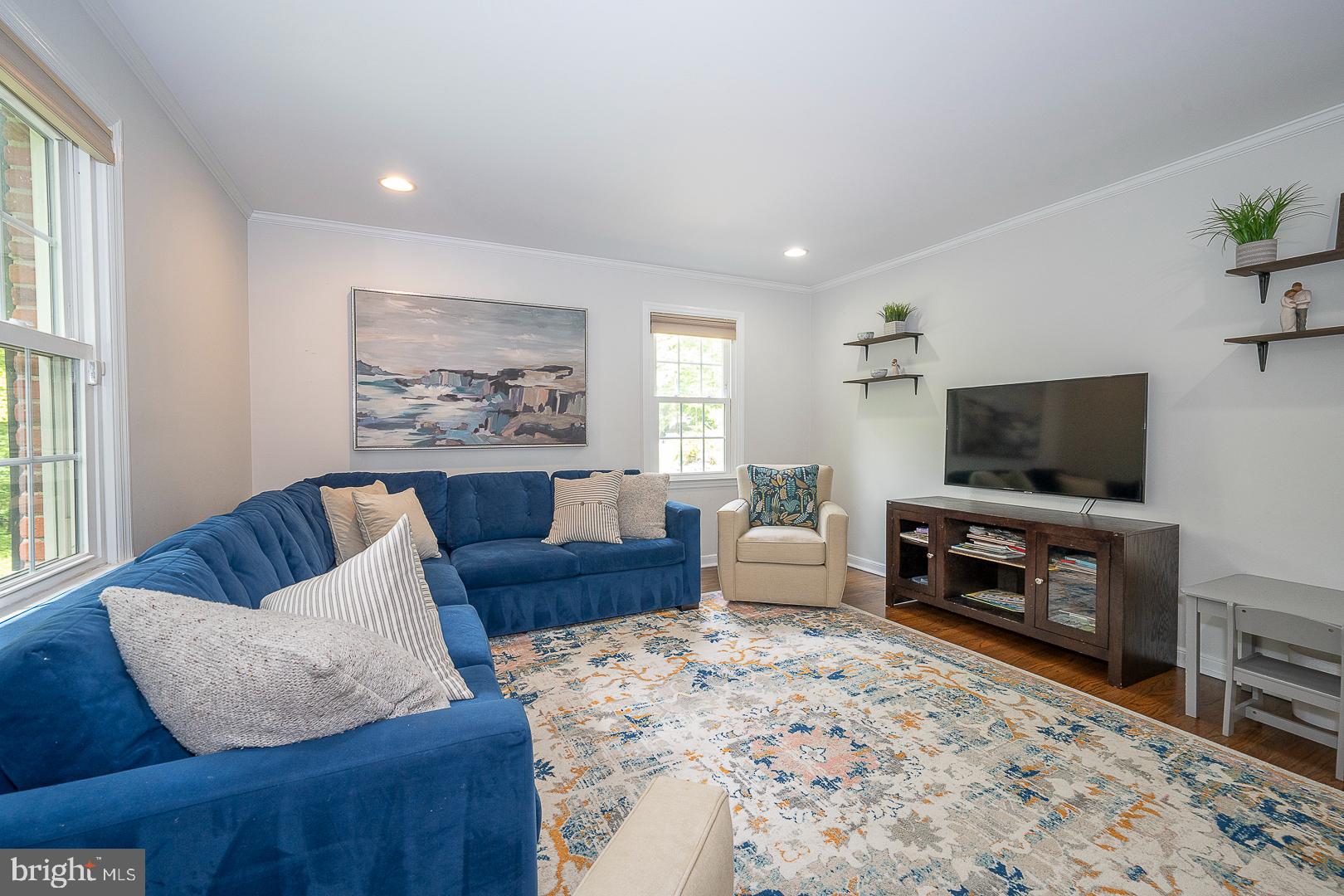 COLONIAL VILLAGE - Residential