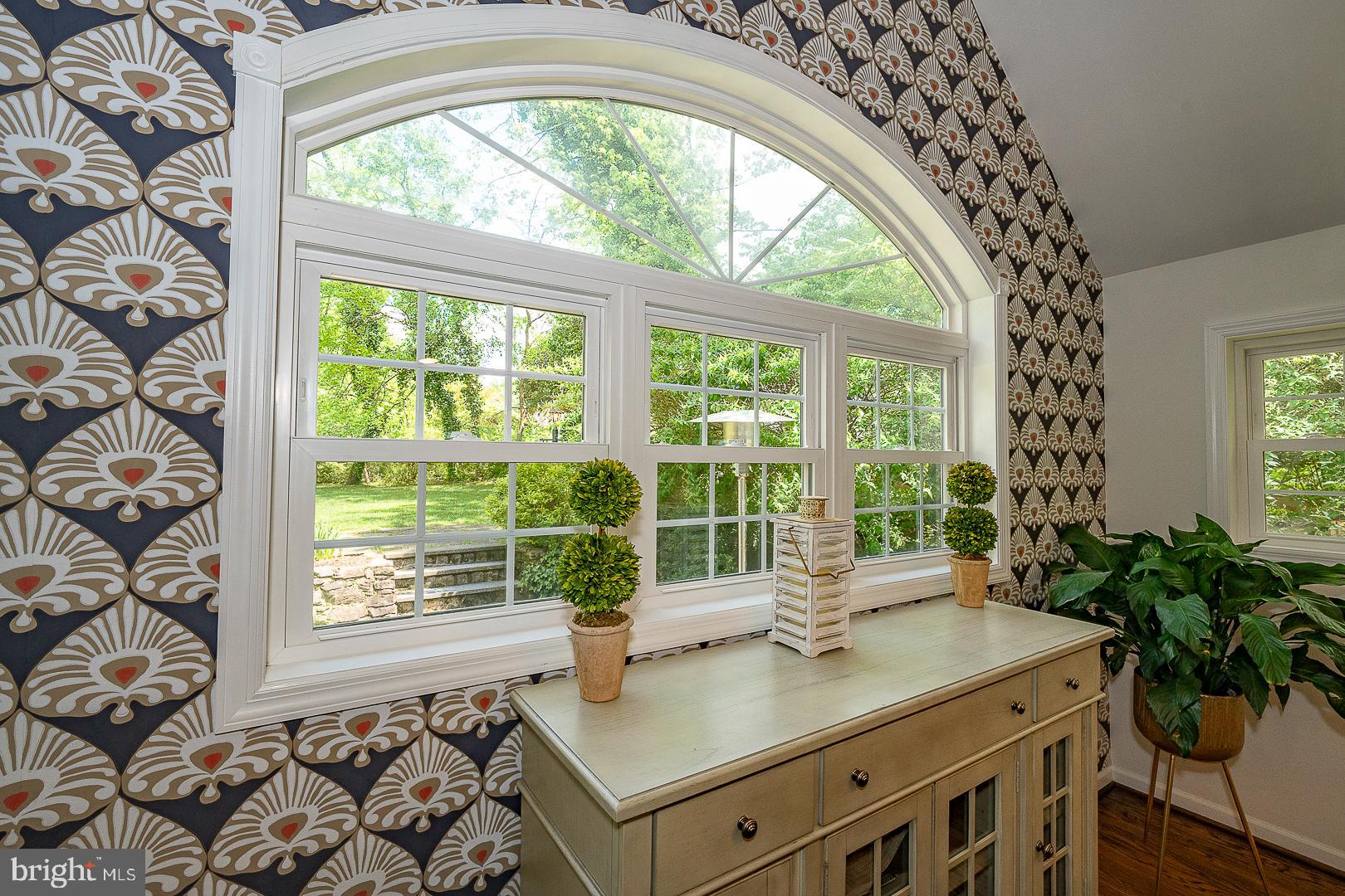 COLONIAL VILLAGE - Residential