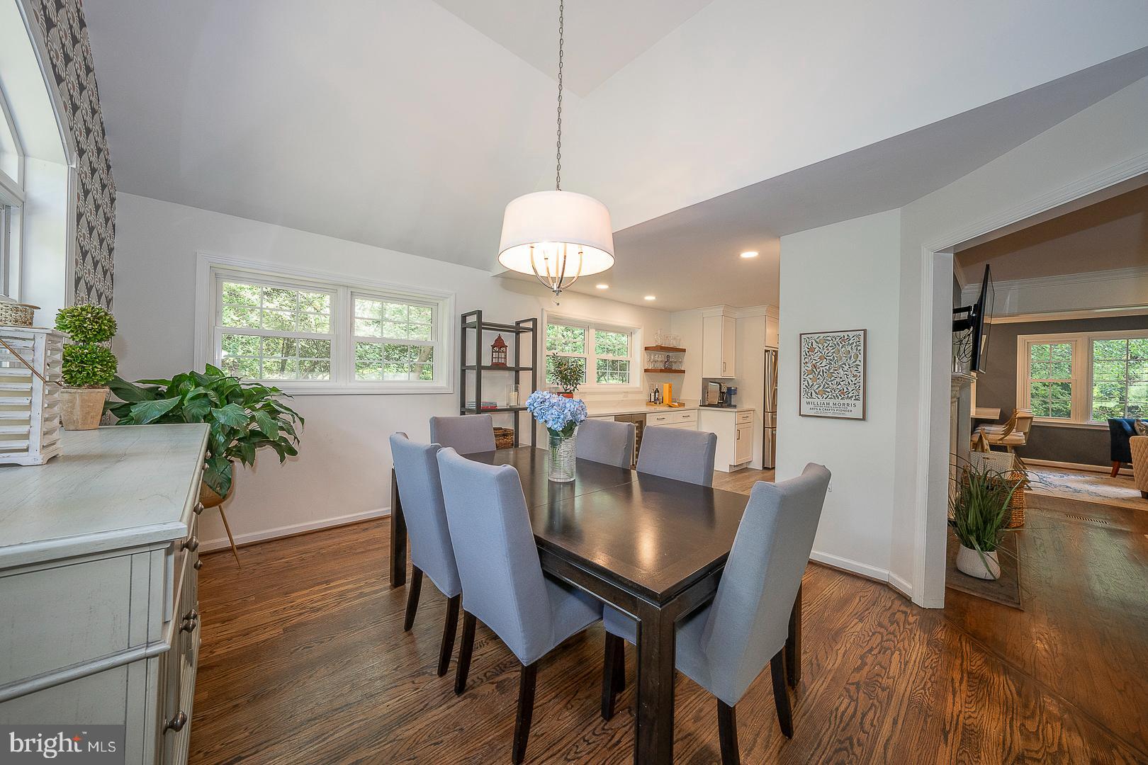 COLONIAL VILLAGE - Residential