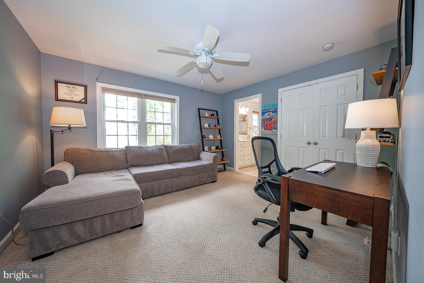 COLONIAL VILLAGE - Residential