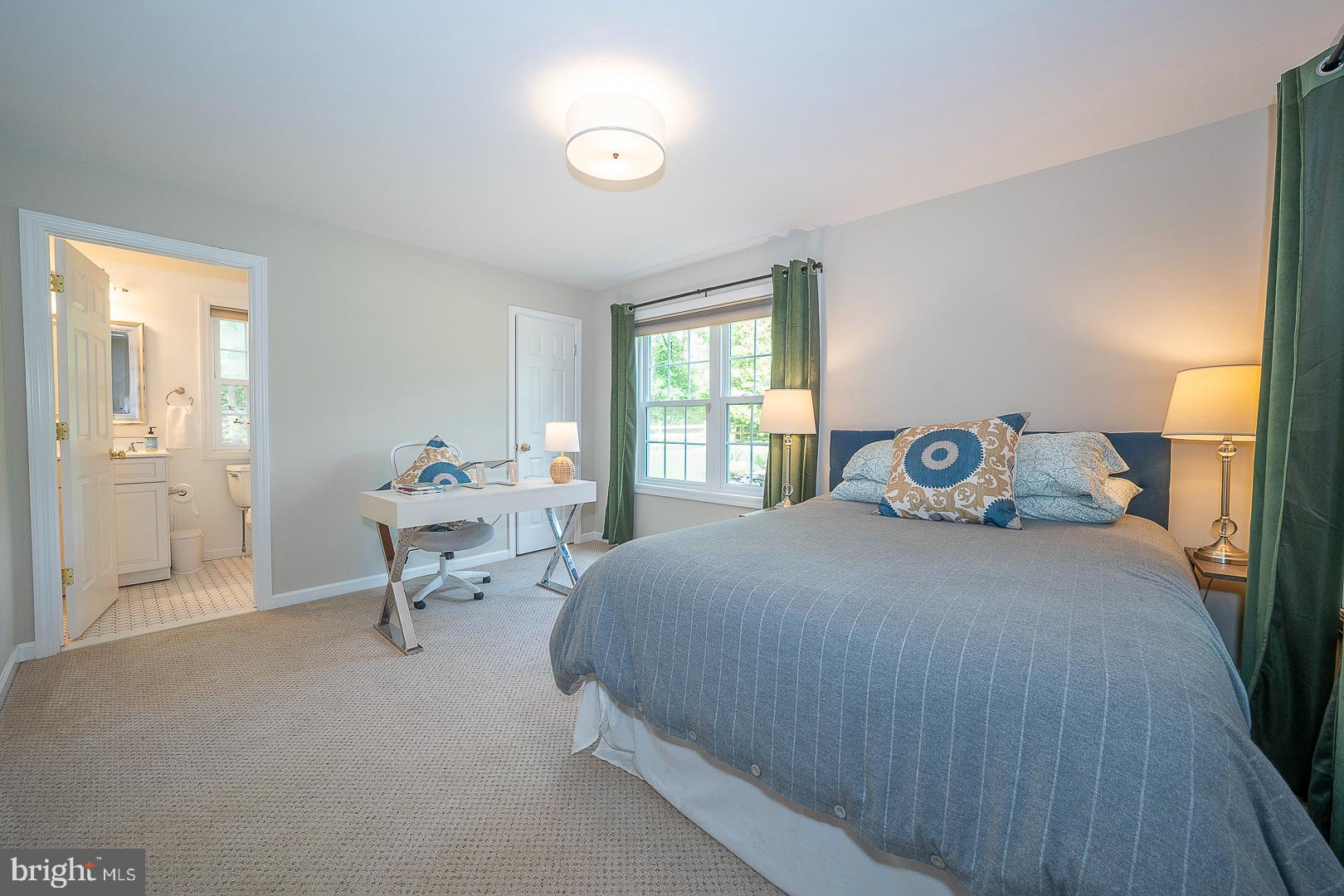 COLONIAL VILLAGE - Residential