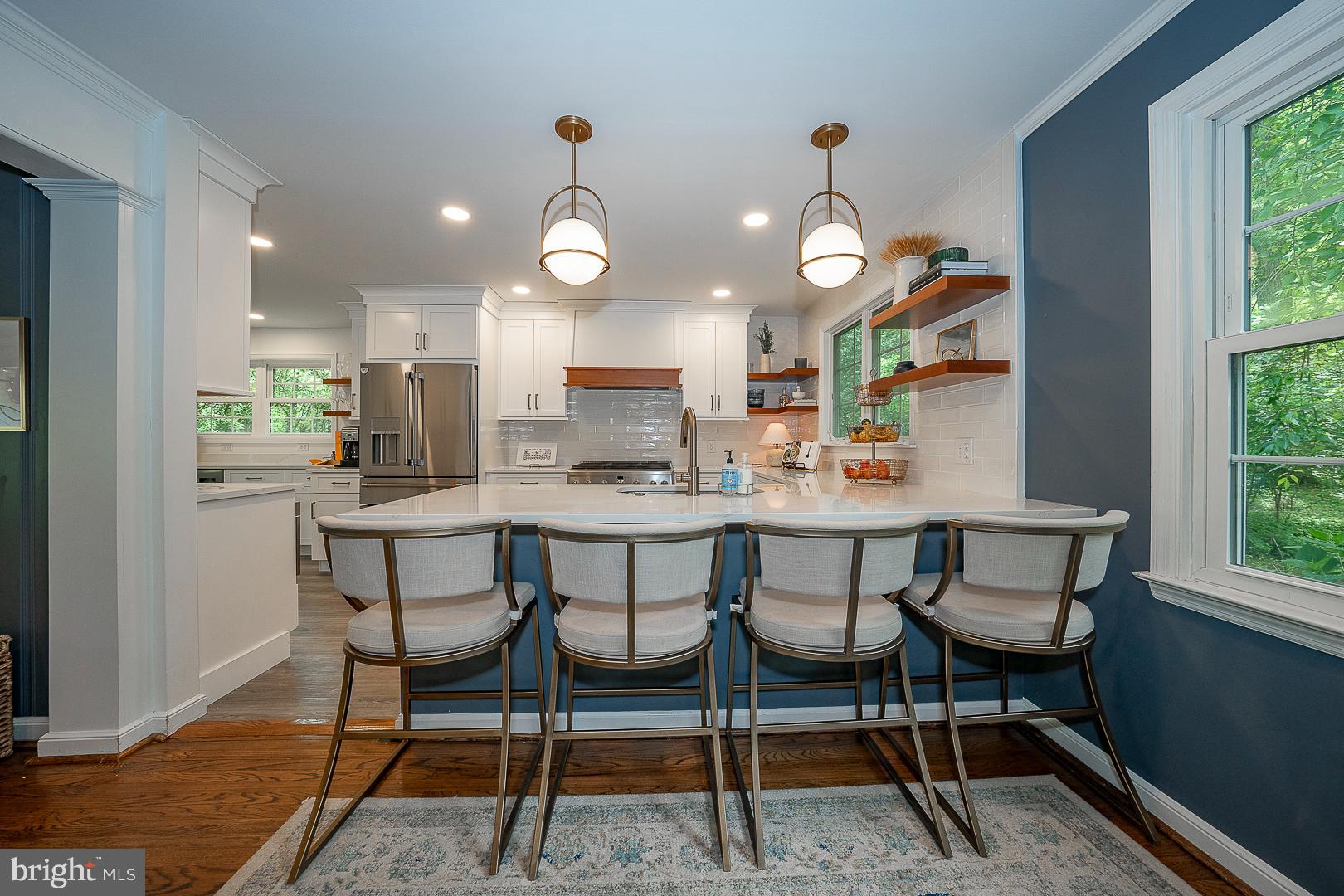 COLONIAL VILLAGE - Residential