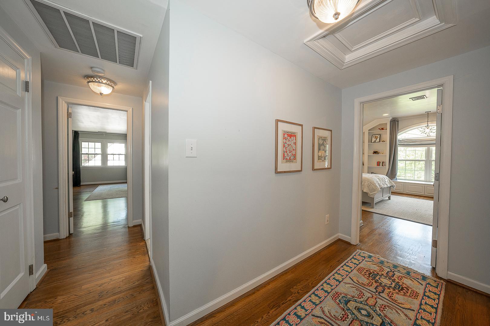 COLONIAL VILLAGE - Residential