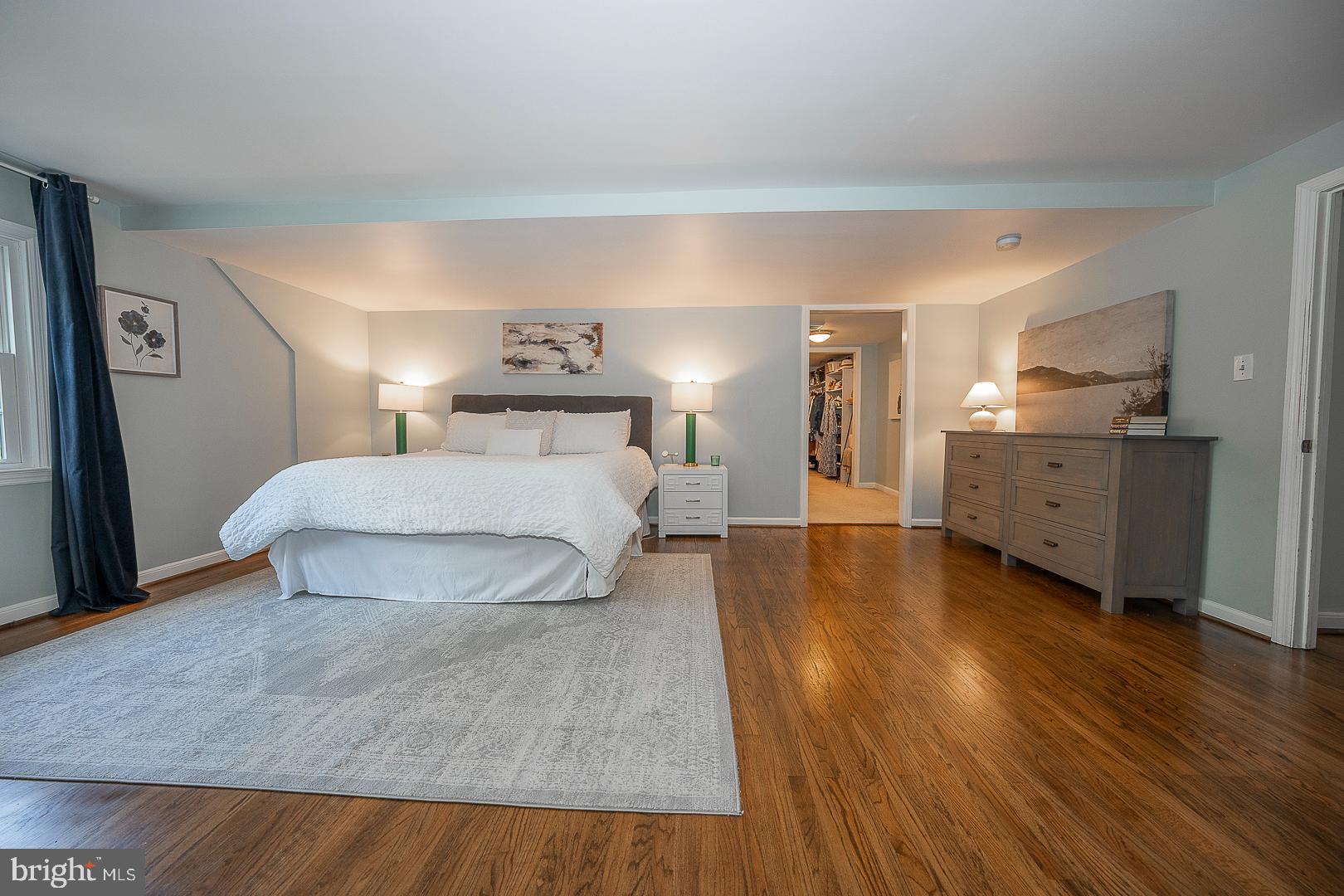 COLONIAL VILLAGE - Residential