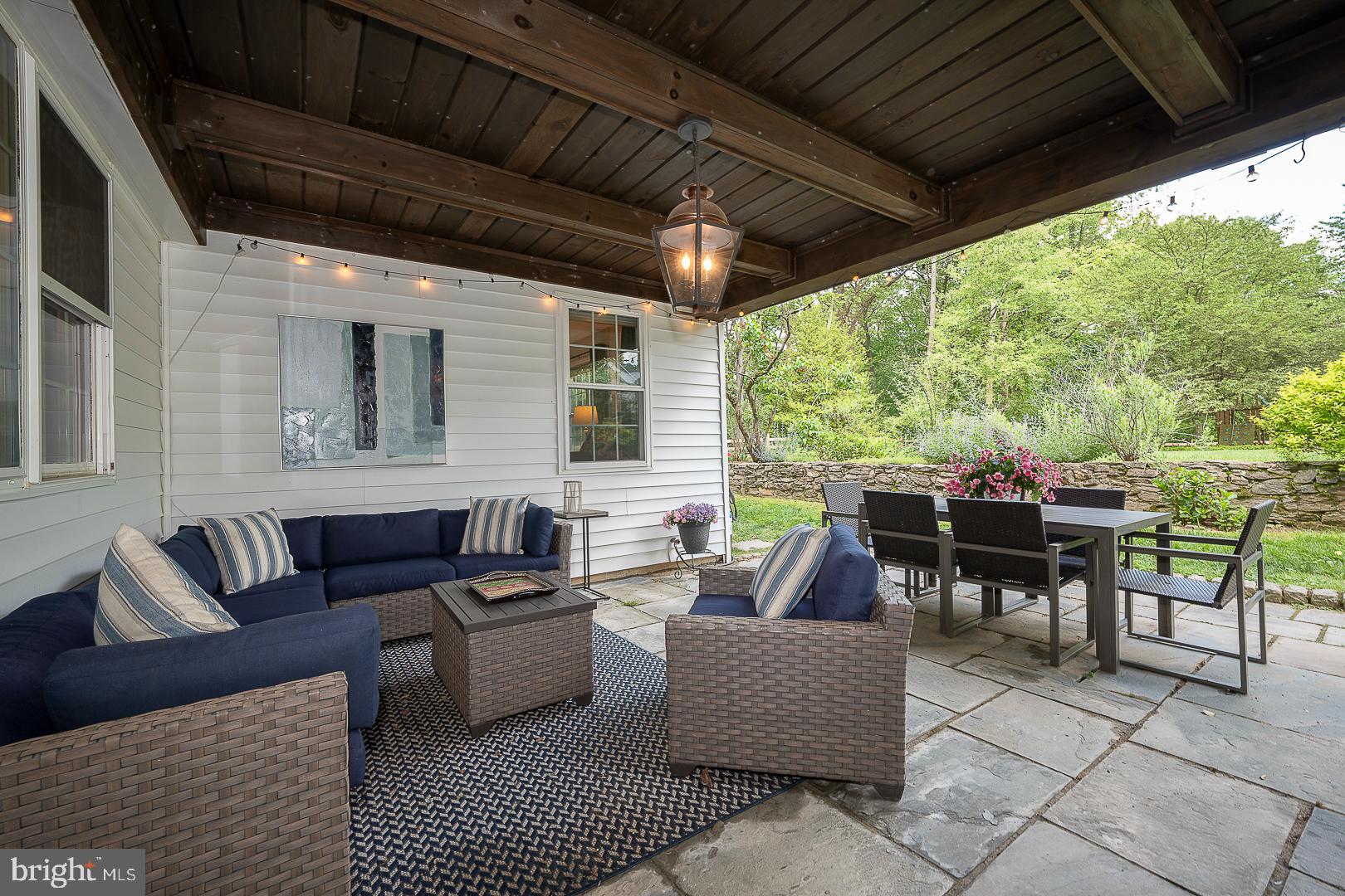 COLONIAL VILLAGE - Residential