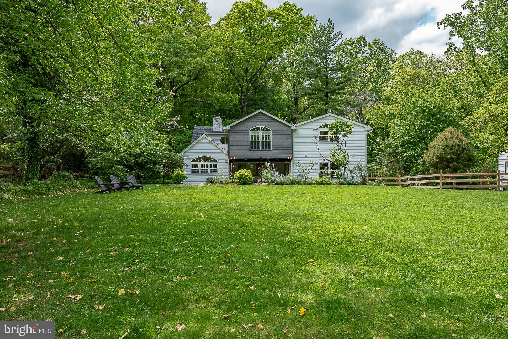 COLONIAL VILLAGE - Residential