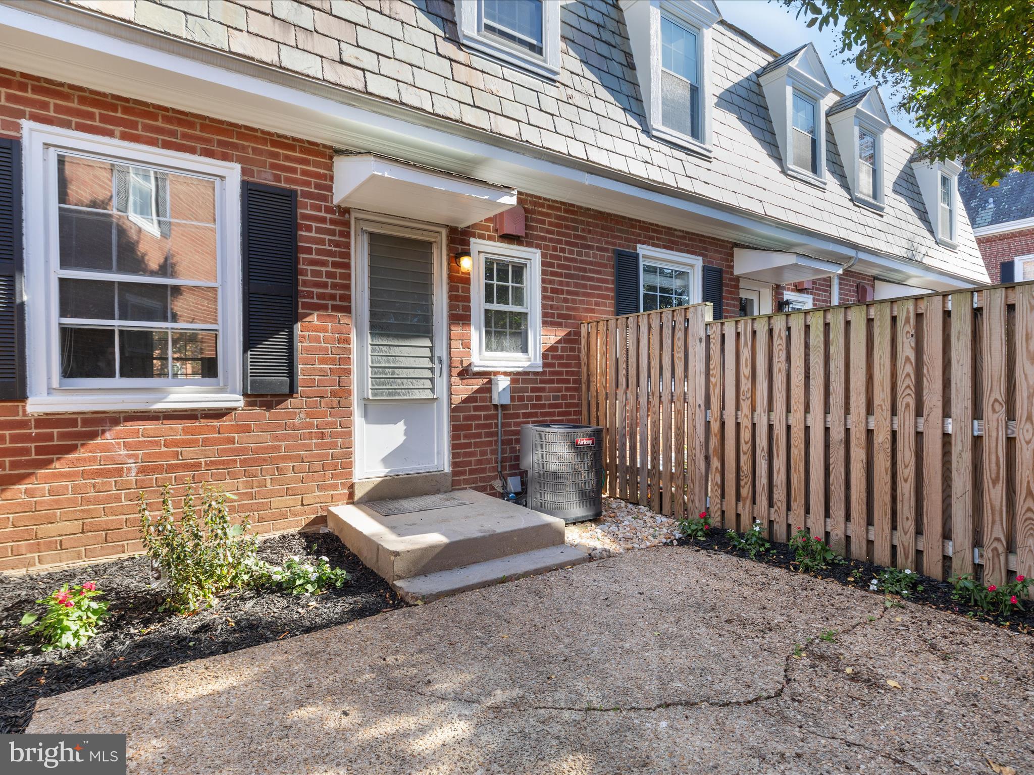 FAIRLINGTON MEADOWS - Residential