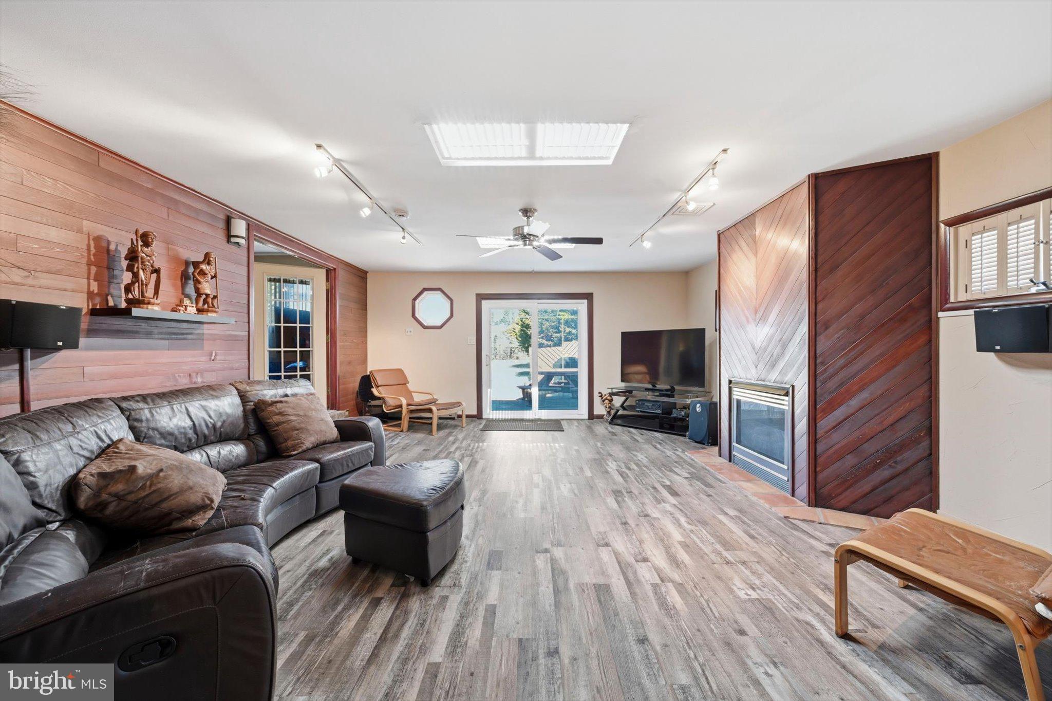 WELLINGTON DOWNES - Residential