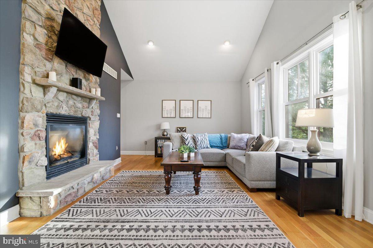 LAURELWOODS II - Residential