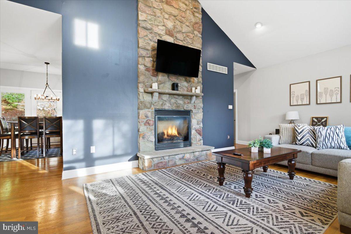 LAURELWOODS II - Residential