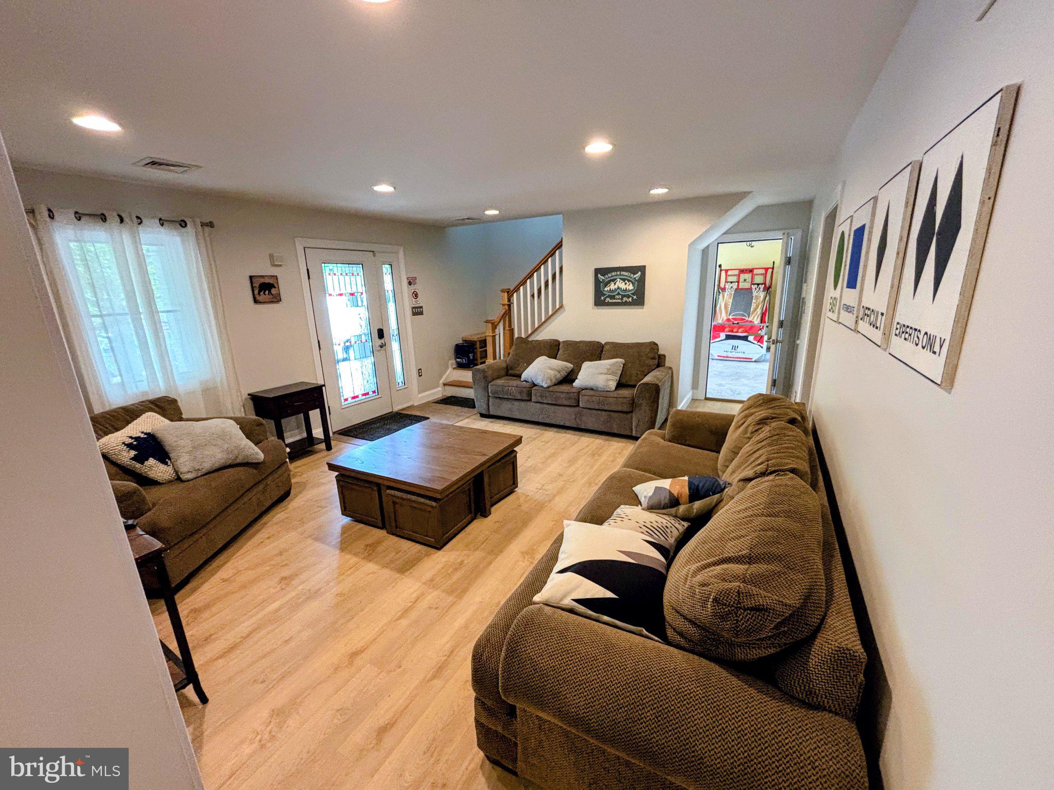 LAURELWOODS II - Residential