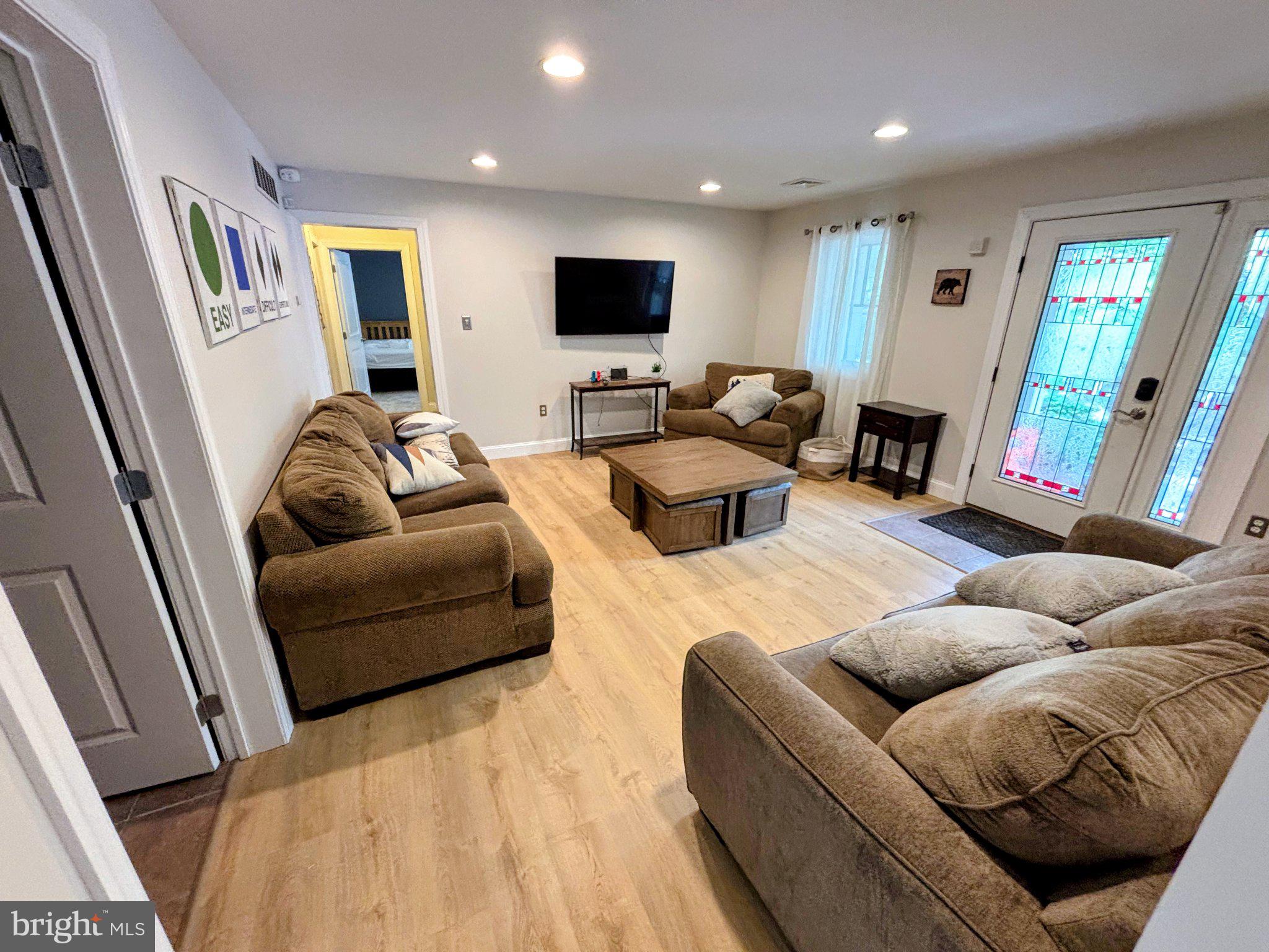 LAURELWOODS II - Residential