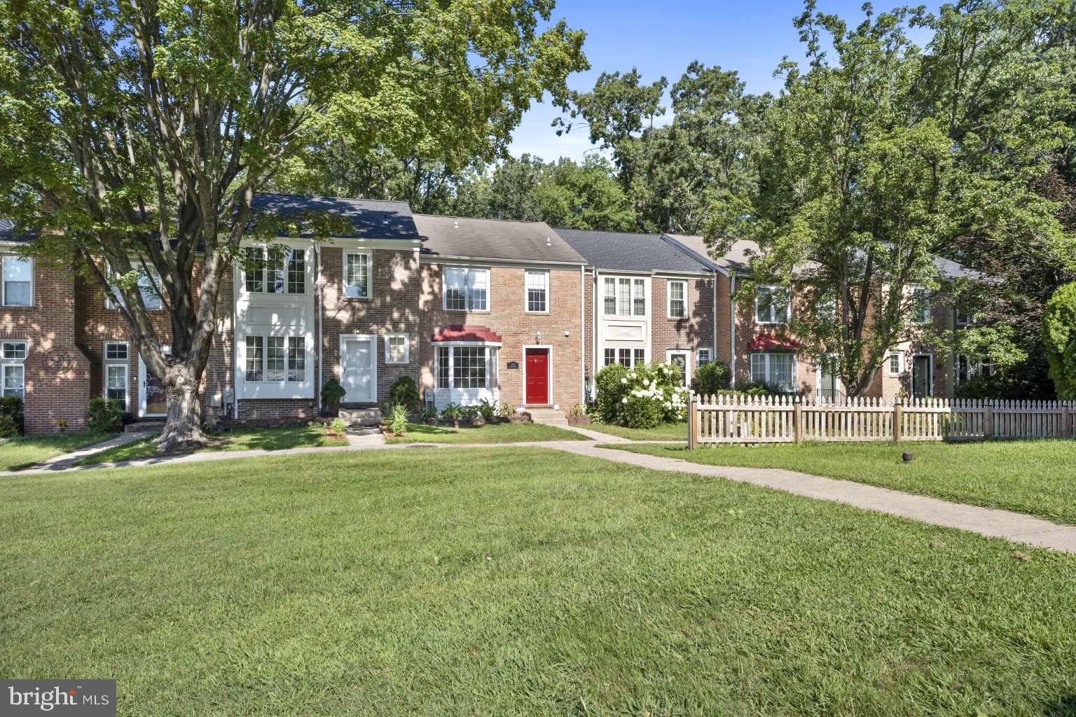 32 MILLBRIDGE COURT