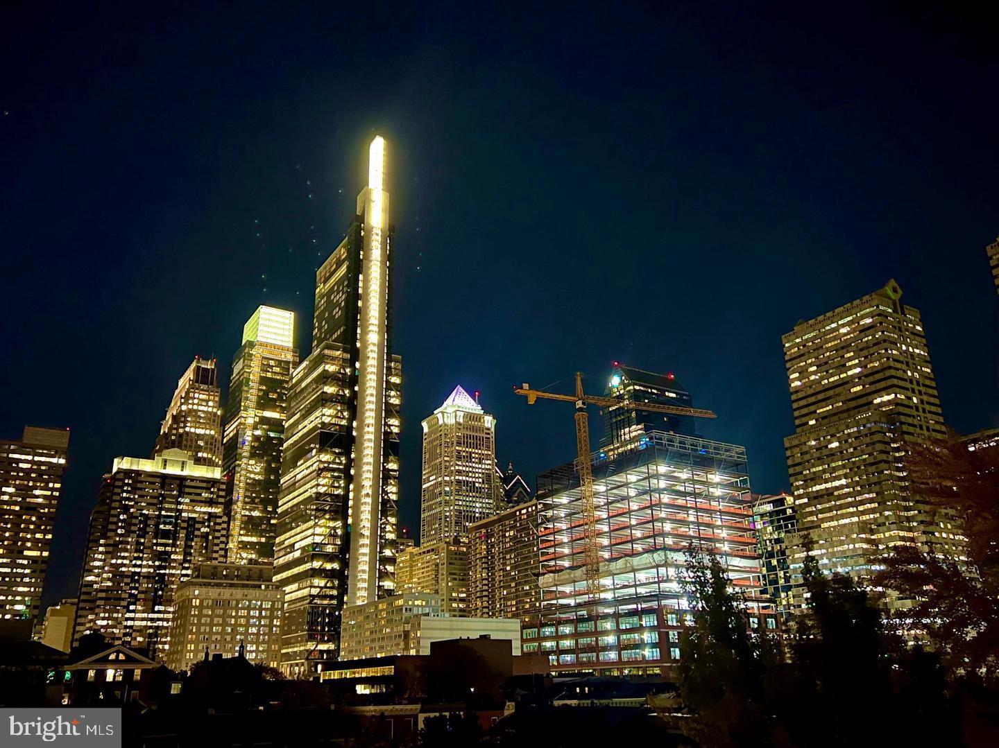 LOGAN SQUARE - Residential