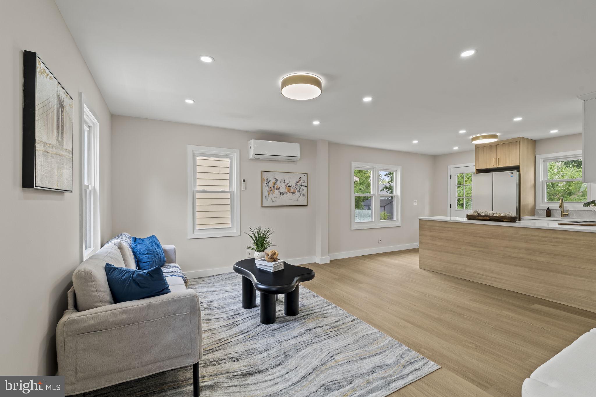 137 ARDSLEY AVE