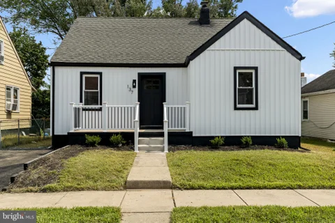 137 Ardsley Ave, Trenton, NJ MLS: NJME2082478