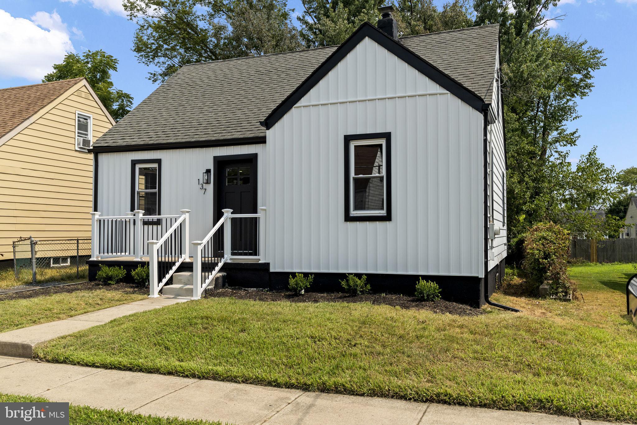 137 ARDSLEY AVE