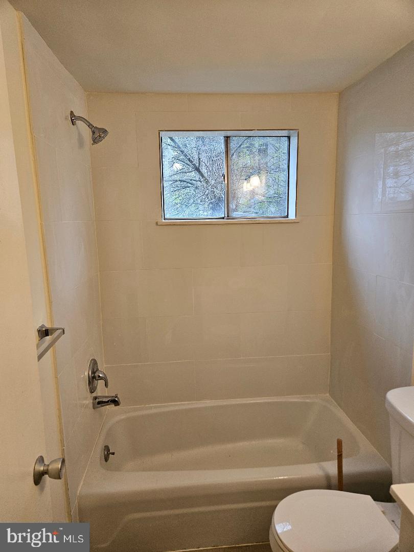 FRENCHMANS CREEK - Residential Lease