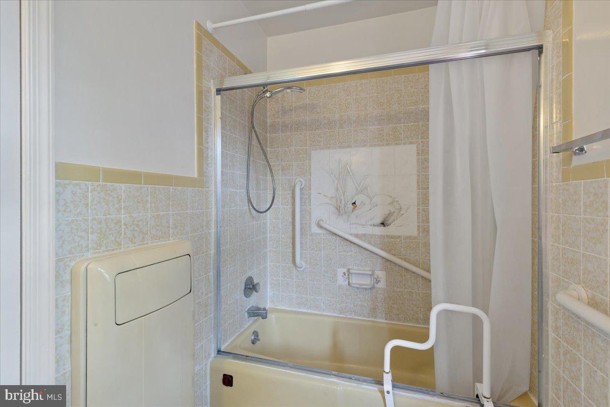 FULTON ESTATES - Residential