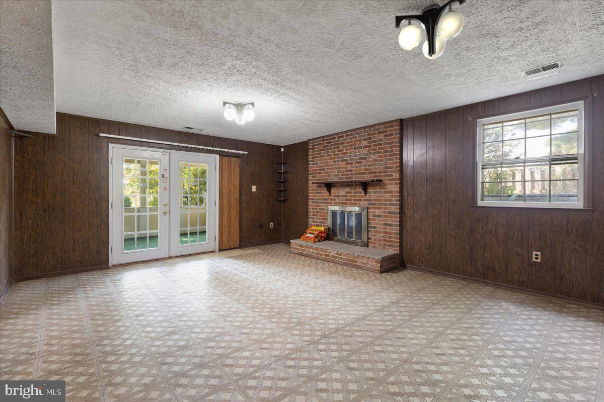 FULTON ESTATES - Residential