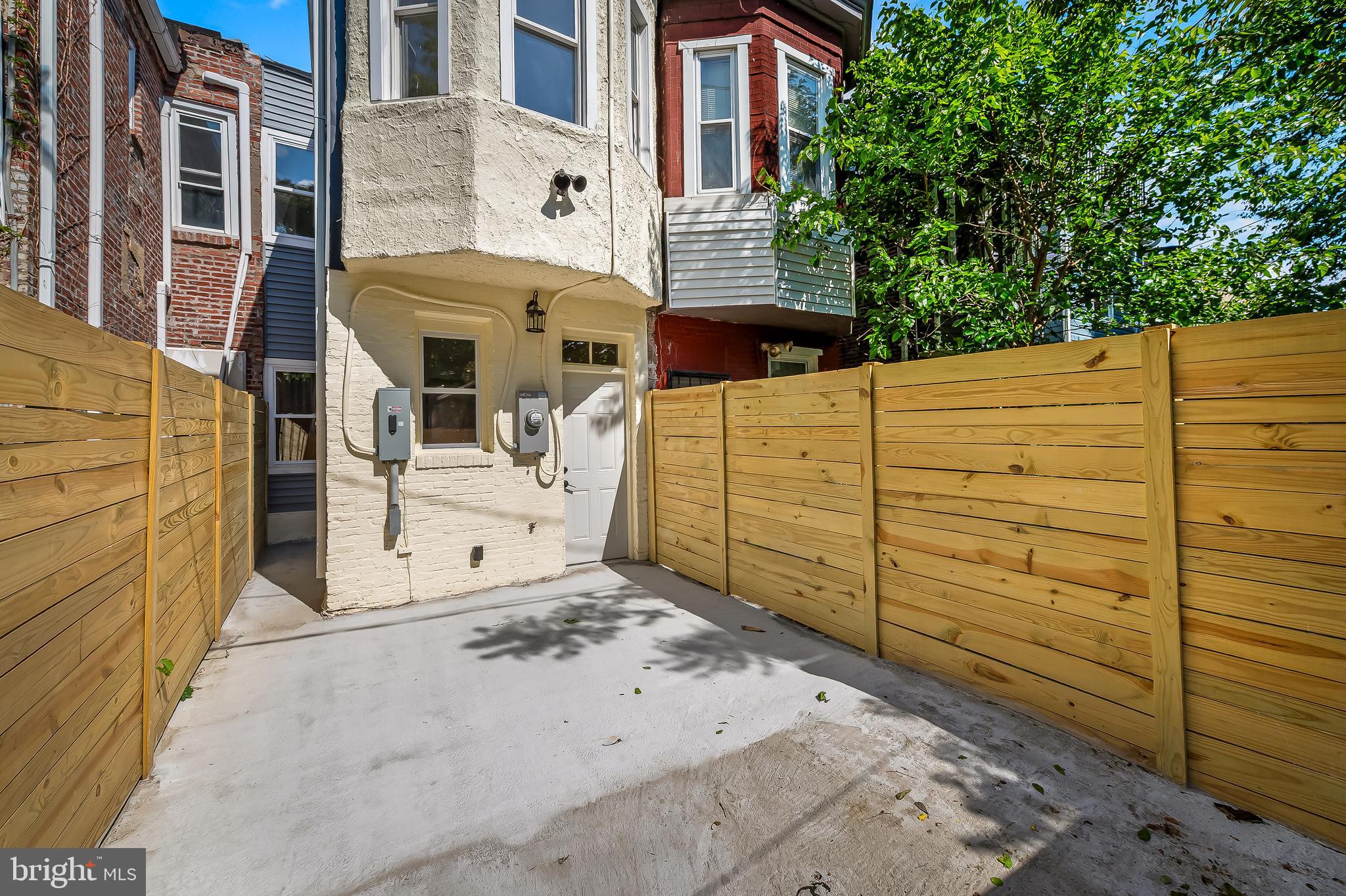 SANDTOWN-WINCHESTER - Residential