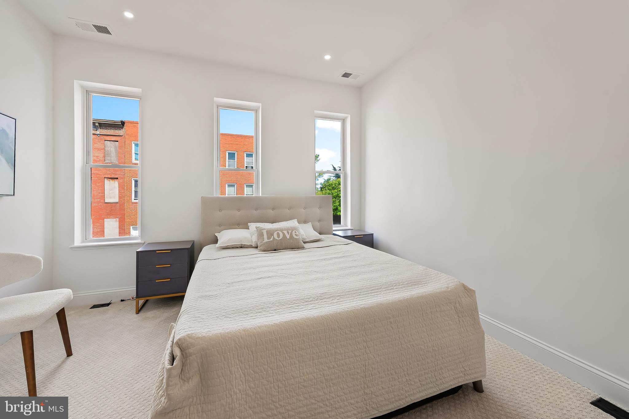 SANDTOWN-WINCHESTER - Residential