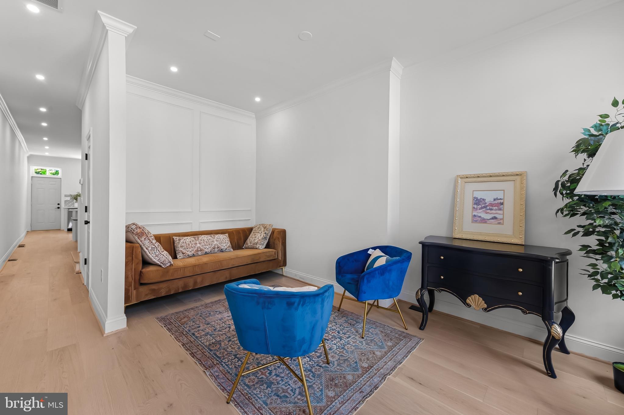 SANDTOWN-WINCHESTER - Residential