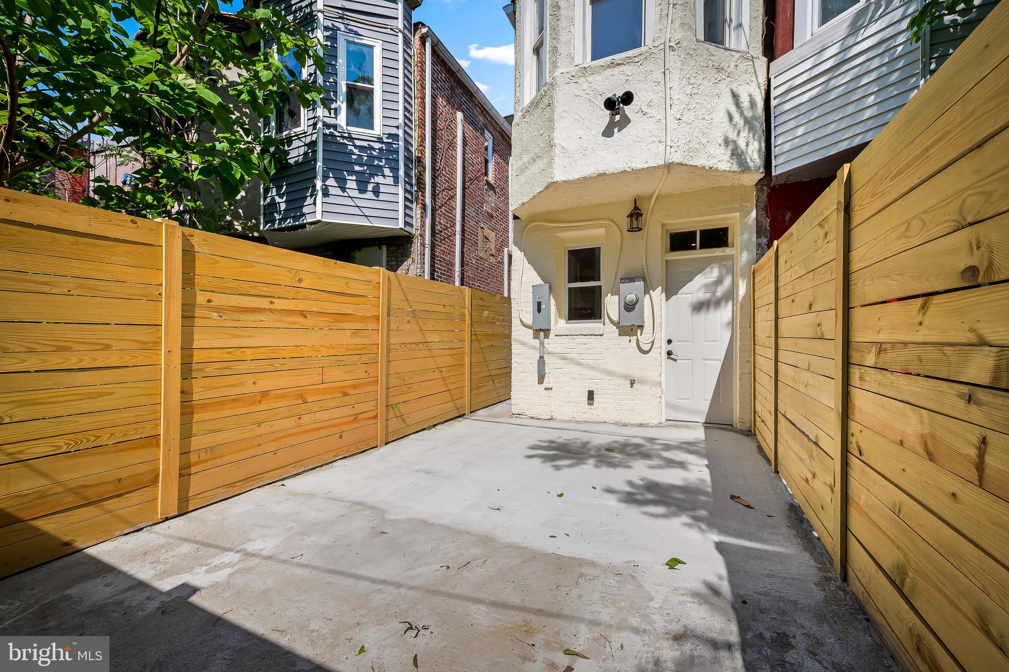 SANDTOWN-WINCHESTER - Residential