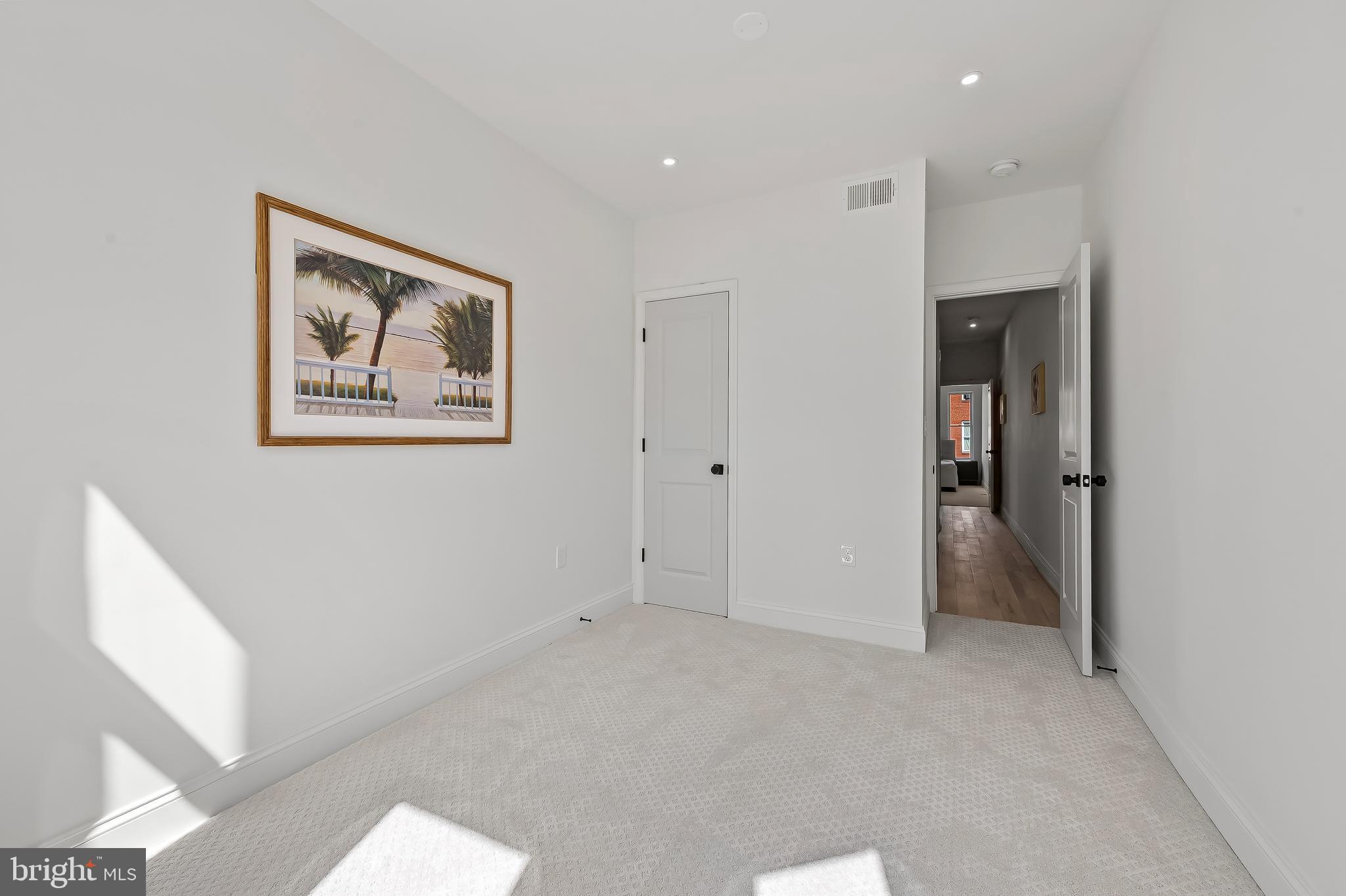 SANDTOWN-WINCHESTER - Residential