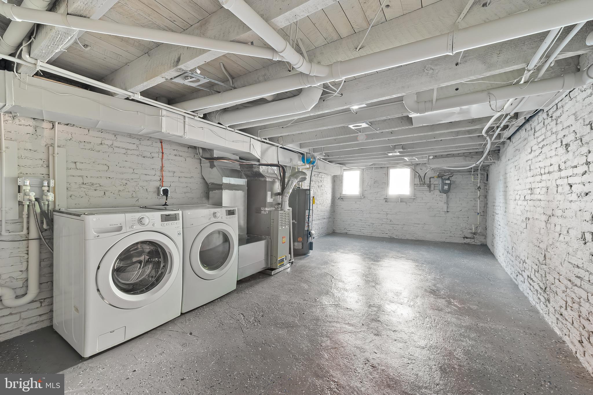 SANDTOWN-WINCHESTER - Residential