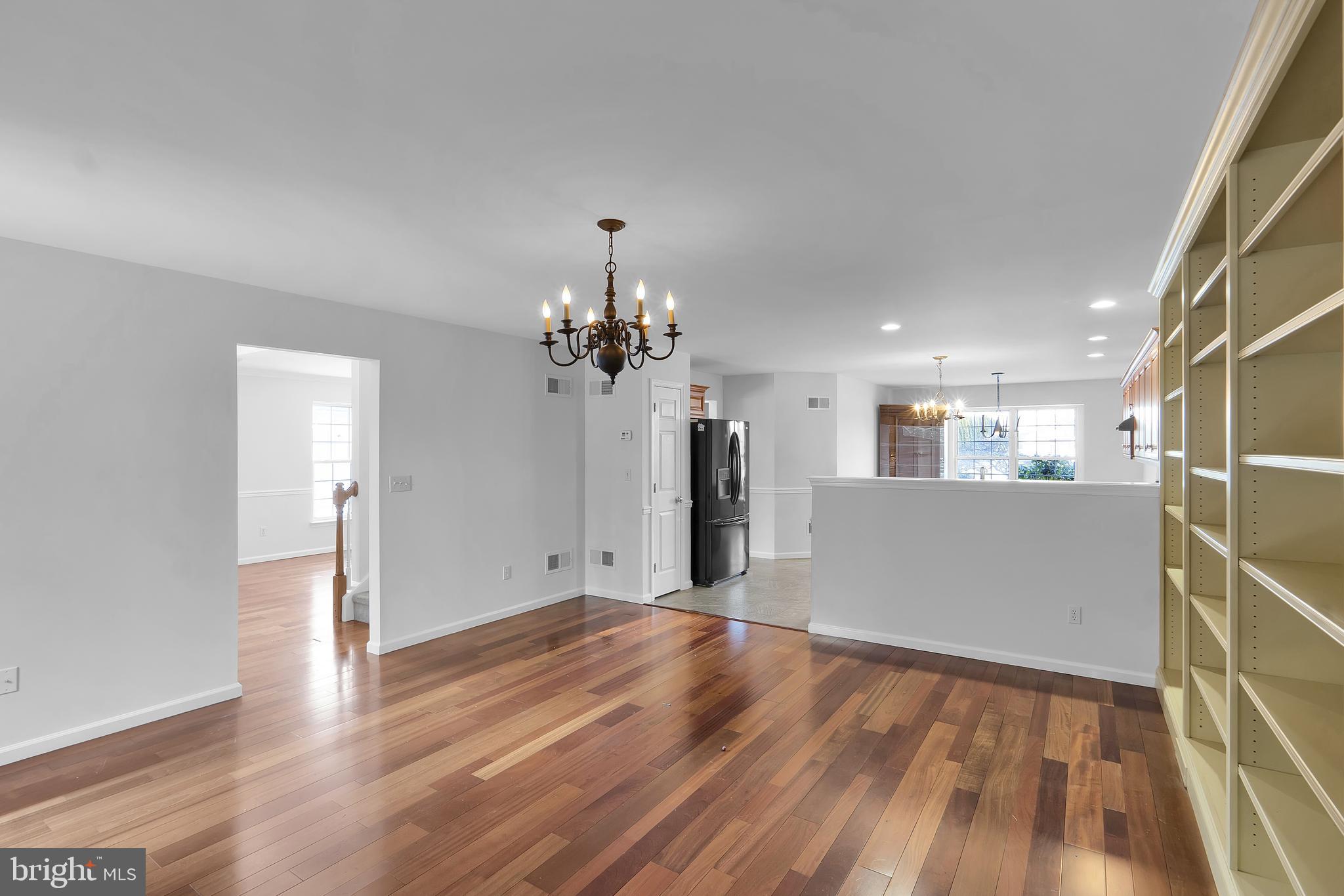 ROLLING MEADOWS - Residential